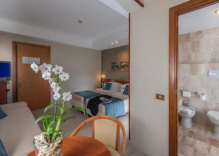 Hotel Quality Rouge Et Noir 4*