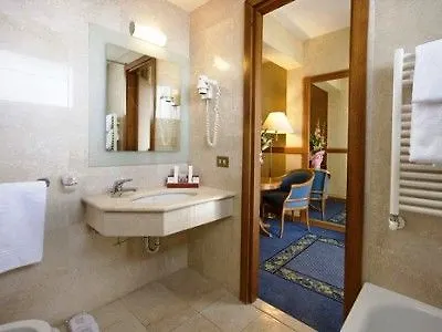 Hotel Quality Rouge Et Noir 4*